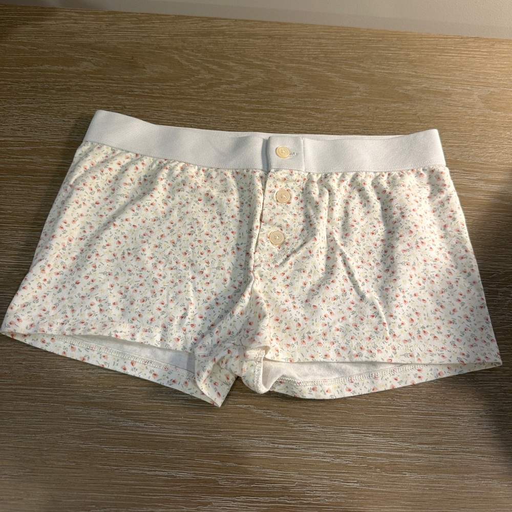 Brandy Melville short